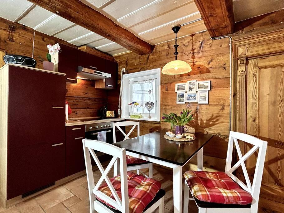 גרוסשונאו Rustikales Studio-Apartment Blockstube Im Haus Selma מראה חיצוני תמונה